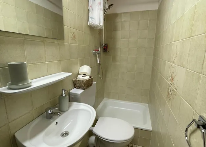 公寓 Cozy In Commercial Centre For Two 安达赫治